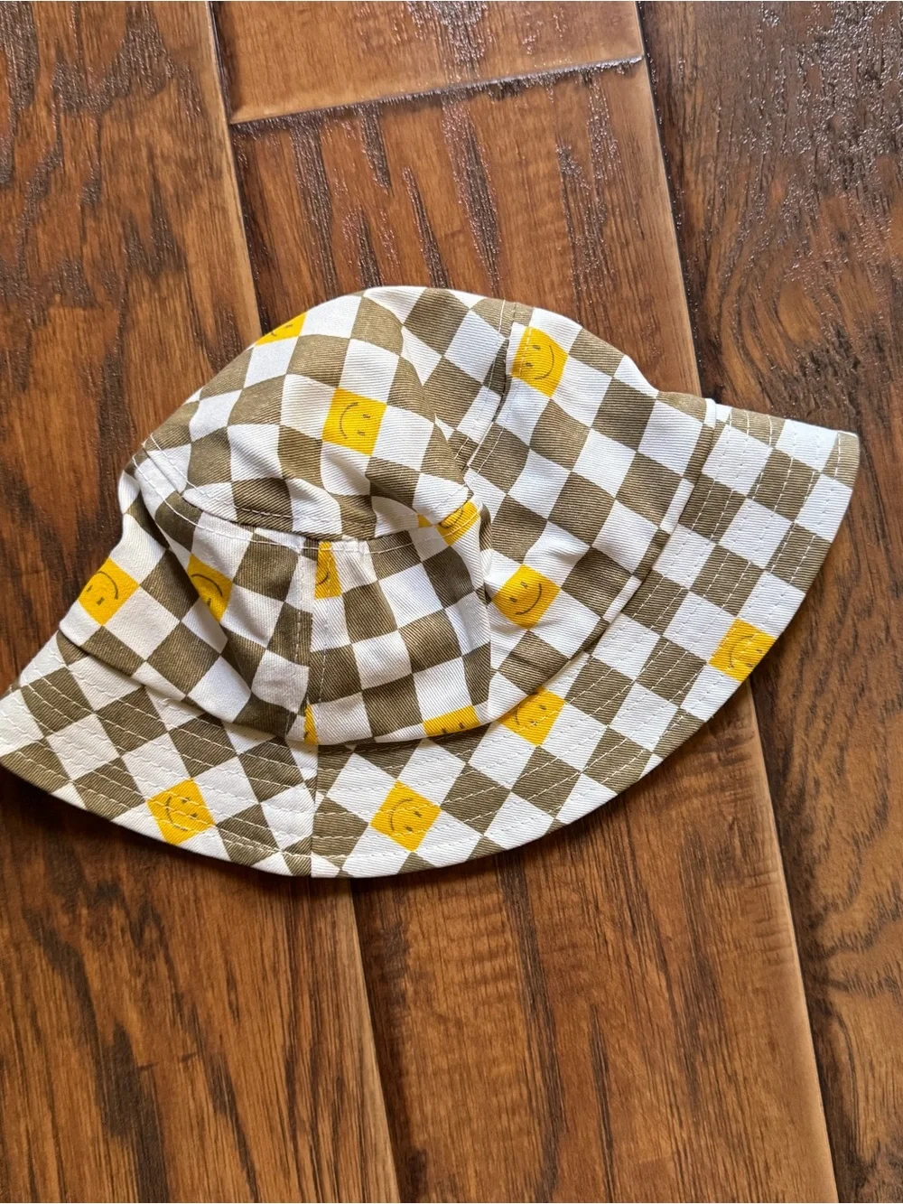 Kids Checkerboard Bucket Hat with Yellow Smile Faces - White & Brown